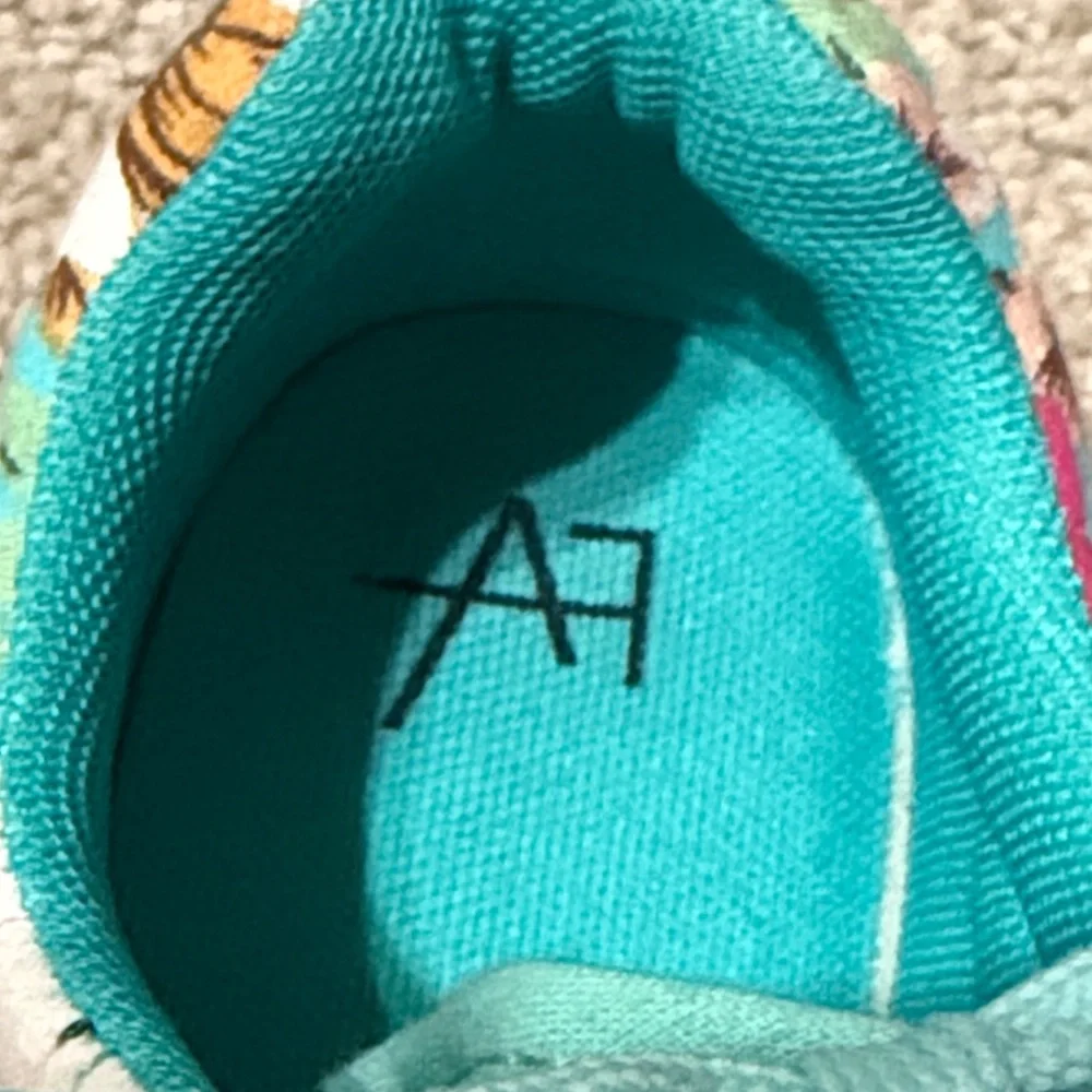 Floral Women's Sneakers with Teal Laces Size 38/7